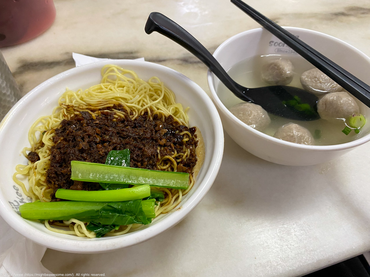 Pasar Seniで足が震え、吐き気と眩暈に襲われCentral Marketへ。ローカルご飯食べ、ヘナタトゥー断念。